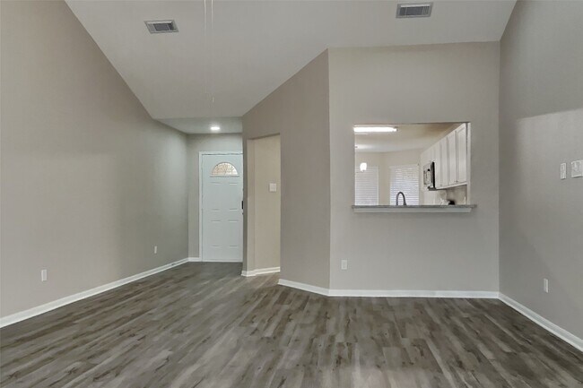 2318 Friarwood Trail in Houston, TX - Building Photo - Building Photo