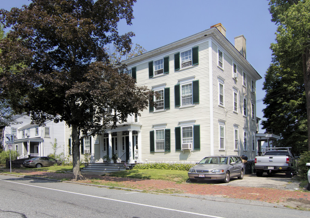 102 High St in Newburyport, MA - Building Photo