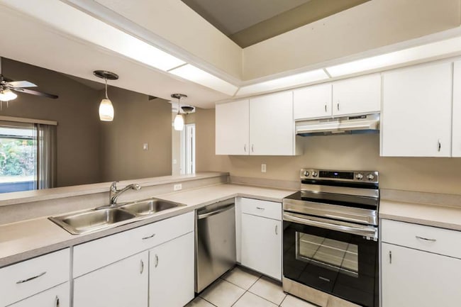 10926 Brucehaven Dr in Riverview, FL - Foto de edificio - Building Photo