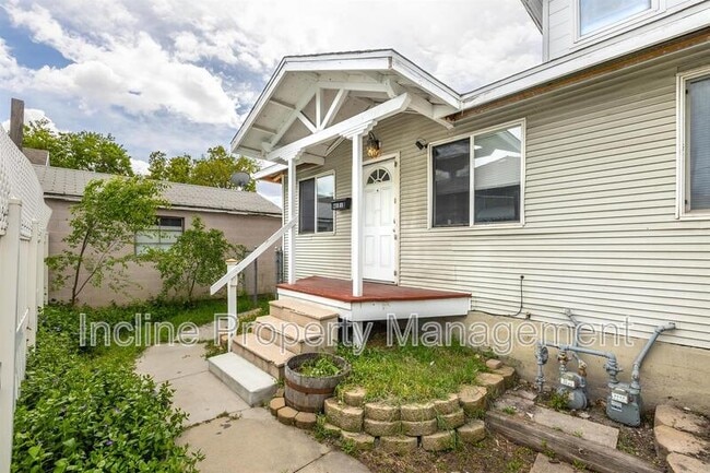 property at 2310 S Green St