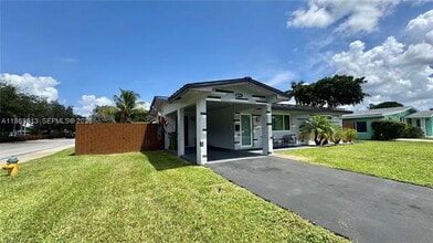 8891 NW 11th St in Pembroke Pines, FL - Building Photo - Building Photo