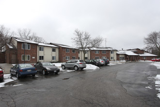 Robert C. Johnston Garden Apartments in South Beloit, IL - Building Photo - Building Photo