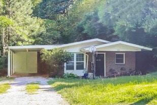 1722 Rogina Dr in Fultondale, AL - Building Photo