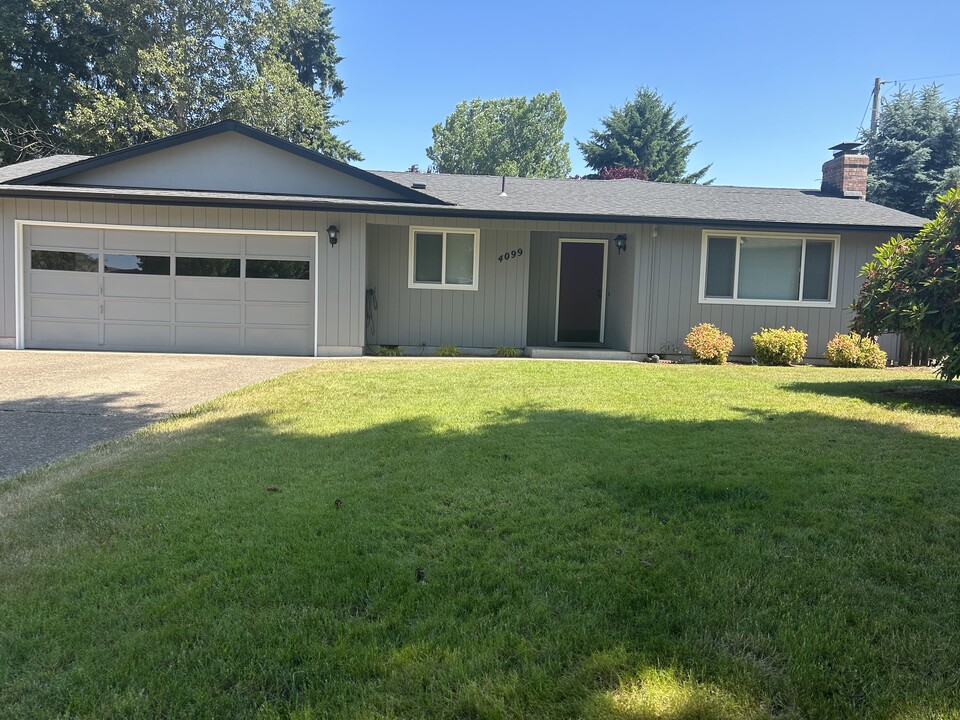 4099 Scenic Dr in Eugene, OR - Building Photo