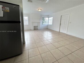 701 NE 86th St in Miami, FL - Building Photo - Building Photo