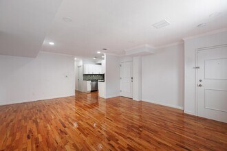 131 Armstrong Ave in Jersey City, NJ - Building Photo - Building Photo