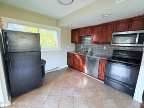 5516 Brokers Tip Ln in Louisville, KY - Building Photo - Building Photo