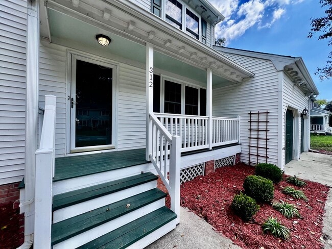 312 Tarneywood Dr in Chesapeake, VA - Building Photo - Building Photo