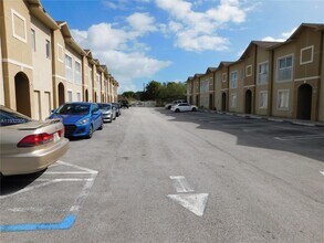21485 SW 112th Ave in Miami, FL - Building Photo - Building Photo