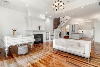 261 Commonwealth Ave in Boston, MA - Building Photo - Building Photo