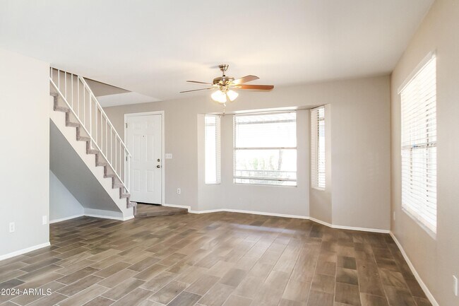 927 E Escuda Dr in Phoenix, AZ - Building Photo - Building Photo