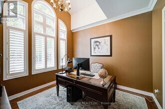 1388 Pinery Crescent in Oakville, ON - Building Photo - Building Photo