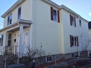 87 Harvard St, Unit 1 in Waltham, MA - Building Photo - Building Photo
