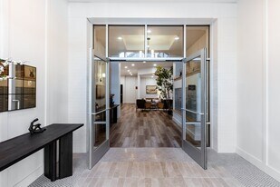 Queen Anne Collection in Seattle, WA - Building Photo