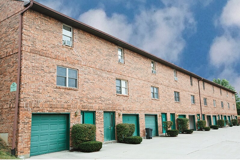 Troy Crossing in Troy, OH - Building Photo