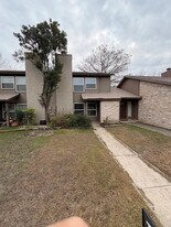 13616 Dutch Myrtle in San Antonio, TX - Building Photo