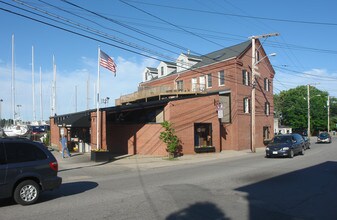 200-202 Merrimac St in Newburyport, MA - Building Photo - Building Photo