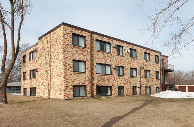 4200 Zealand Ave in New Hope, MN - Building Photo - Building Photo