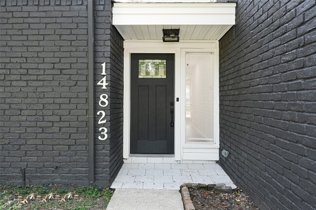 14823 Elmont Dr in Houston, TX - Foto de edificio - Building Photo