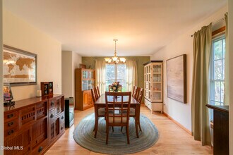32 Jones Rd in Saratoga Springs, NY - Building Photo - Building Photo