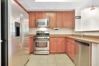 15 Freedomway in Jersey City, NJ - Building Photo - Building Photo