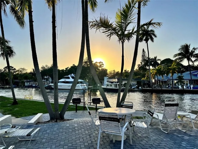 1201 River Reach Dr, Unit 207