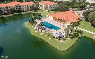 4121 Residence Drive in Ft. Myers, FL - Building Photo