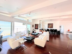 5148 Paradise Dr in Corte Madera, CA - Building Photo - Building Photo