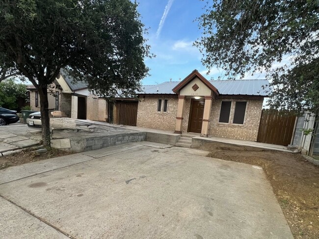 property at 1419 Reagan Dr