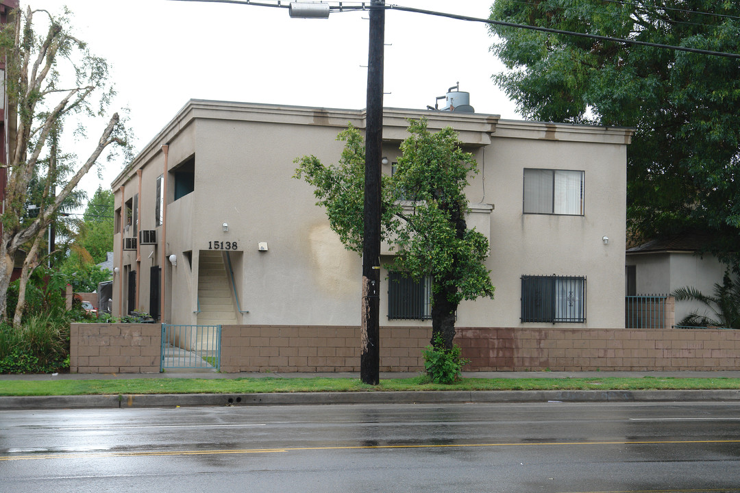 15138 Roscoe Blvd in Panorama City, CA - Building Photo