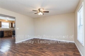 1006 Whipporwill Dr in Berea, KY - Building Photo - Building Photo