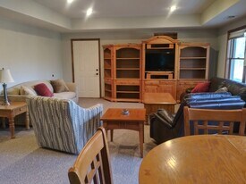 8550 Waverly Rd, Unit Groundfloor Apartment in De Soto, KS - Building Photo