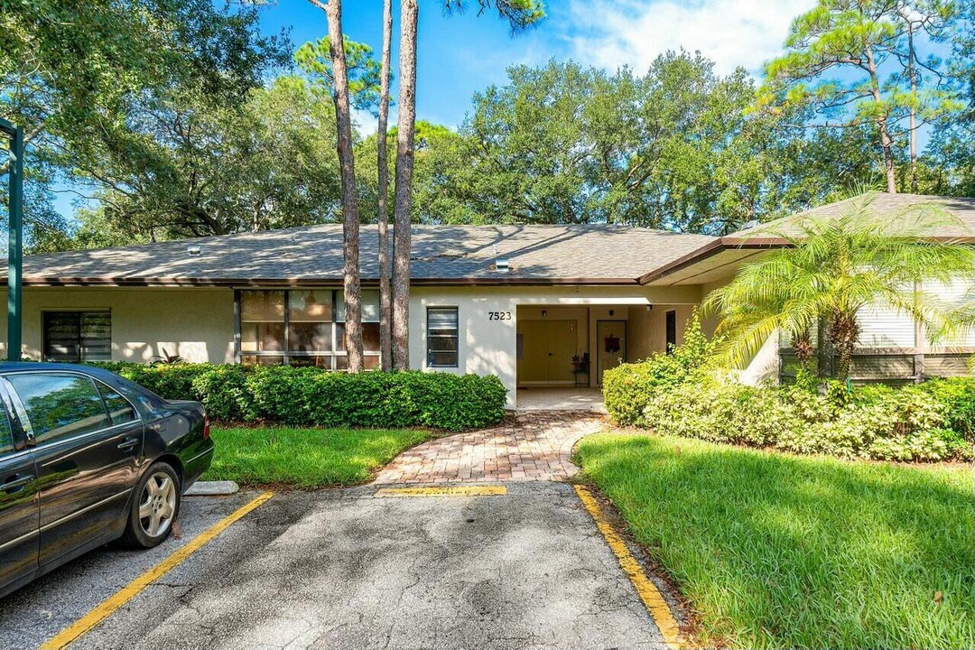 7523 Greenlake Way in Boynton Beach, FL - Building Photo