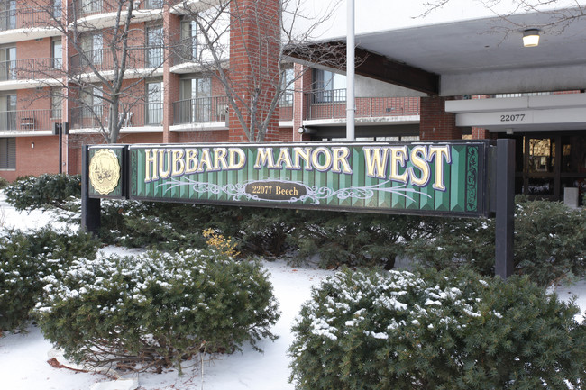 Hubbard Manor West in Dearborn, MI - Building Photo - Building Photo