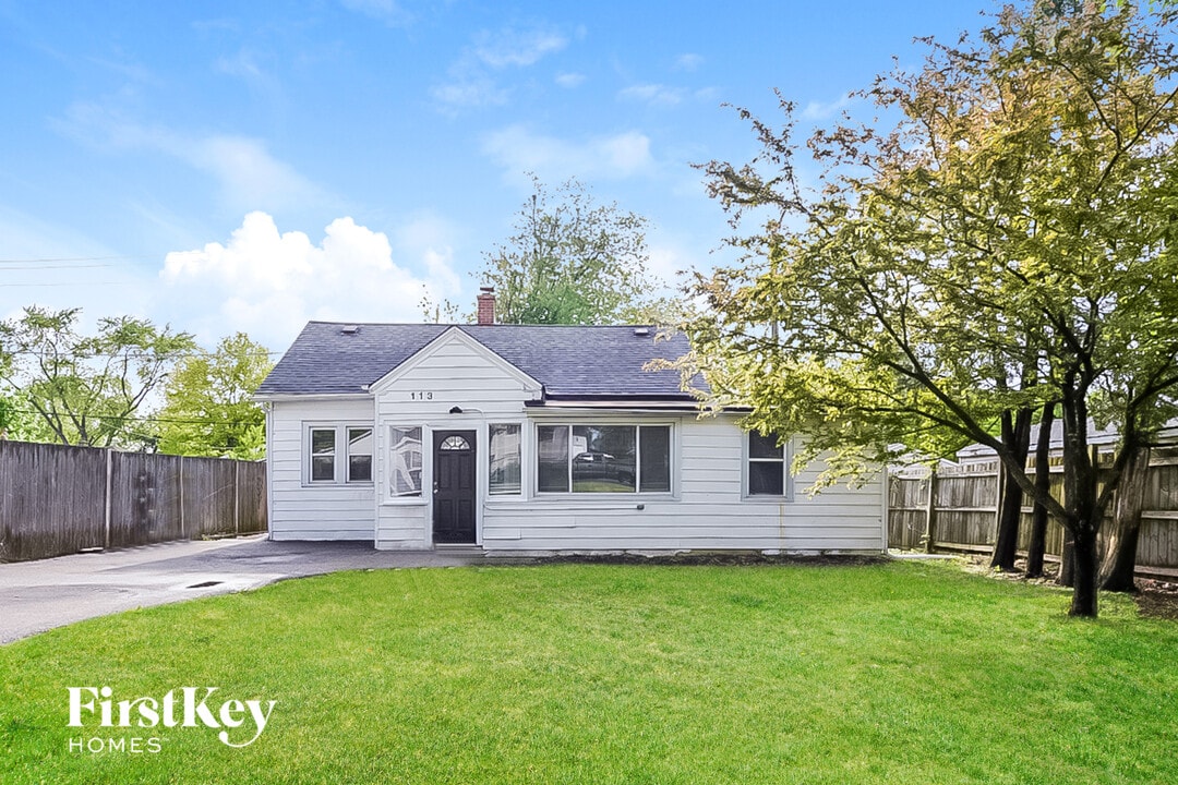 113 N Metropolitan Ave in Waukegan, IL - Building Photo