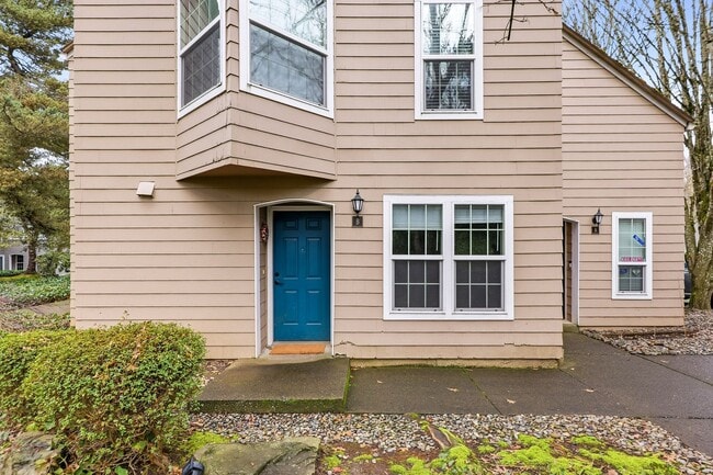 8540 SW Curry Dr in Wilsonville, OR - Building Photo - Building Photo