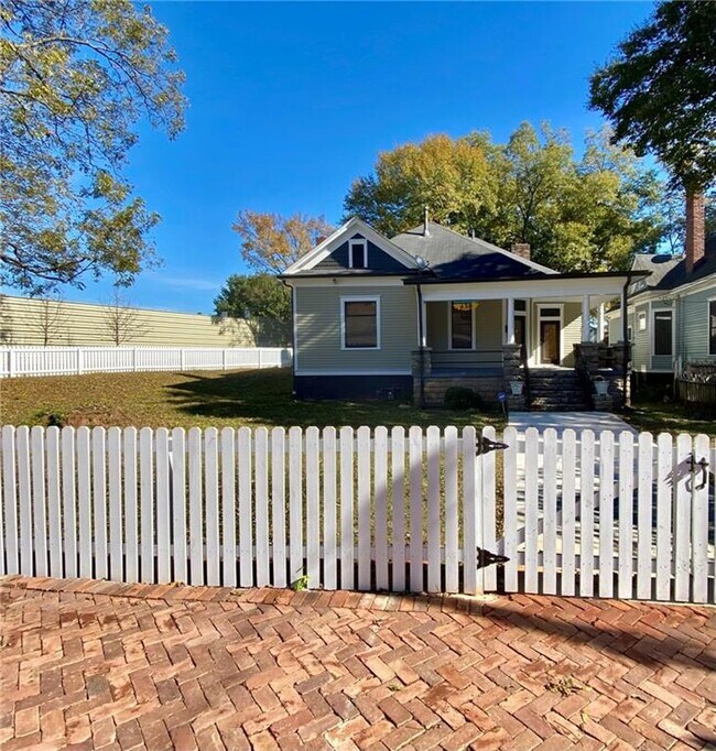 438 Park Ave SE in Atlanta, GA - Building Photo - Building Photo
