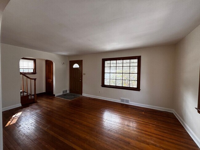 429 W Poplar St in Grove City, PA - Building Photo - Building Photo