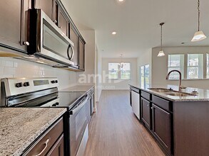 142 Willowbrook Dr in Mooresville, NC - Building Photo - Building Photo