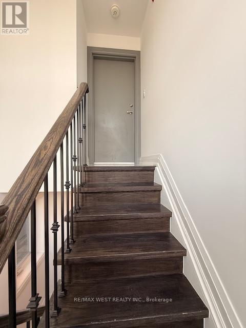 191 Rosethorn Ave in Toronto, ON - Building Photo - Building Photo