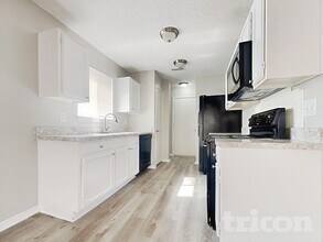 5620 Oregon Trail Ct in Haltom City, TX - Building Photo - Building Photo