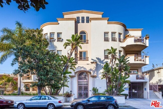 1862 S Bentley Ave in Los Angeles, CA - Building Photo - Building Photo