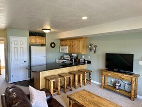 3555 N Fox Run Dr in Eden, UT - Building Photo - Building Photo