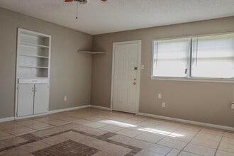 2005 43rd St in Lubbock, TX - Building Photo - Building Photo