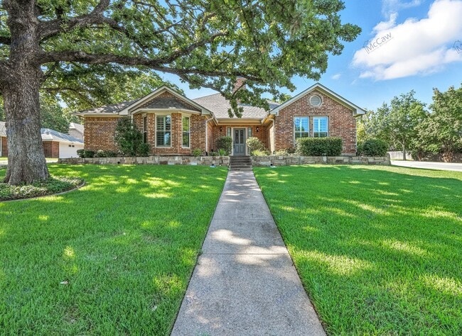 1 Creekmere Dr in Roanoke, TX - Building Photo - Building Photo