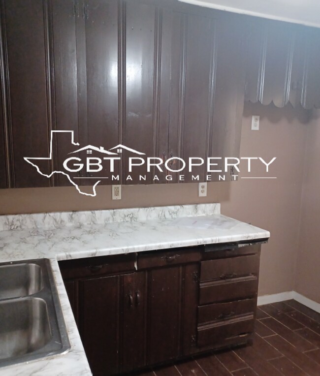 207-207 Davis St in Longview, TX - Building Photo - Building Photo
