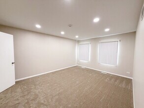 223 Butternut Ln in Streamwood, IL - Building Photo - Building Photo