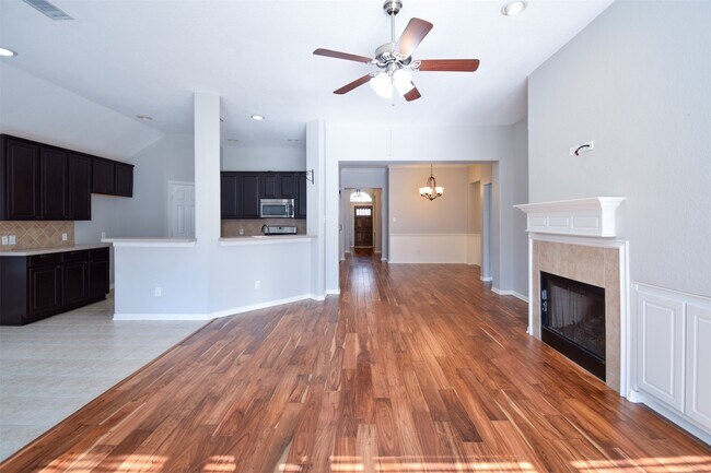 property at 31 Rolling Ridge Ct