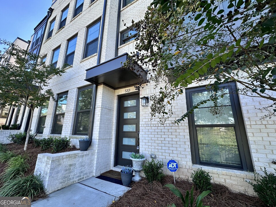 533 Whitlox Rd NW in Atlanta, GA - Building Photo