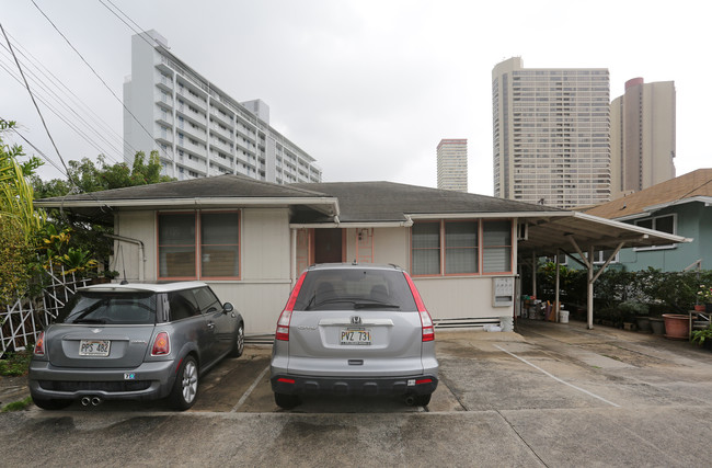 713 University Ave in Honolulu, HI - Building Photo - Building Photo